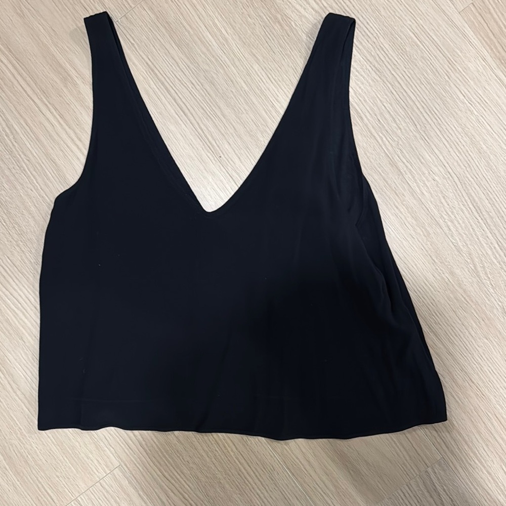 Aritzia Black Sleeveless Crop Tank Top